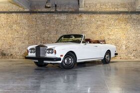 Rolls-Royce Corniche Cabriolet Mulliner (1976) - als Lot 124 angeboten an der Artcurial Rétromobile Paris Versteigerung am 2. Februar 2024