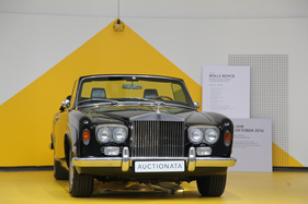 Rolls-Royce Corniche Convertible (1971) - ehemals im Besitz von Dionne Warwick, jetzt an der Auctionata-Versteigerung für EUR 40'000 unter Vorbehalt zugeschlagen - Motorworld Classics Berlin 2016