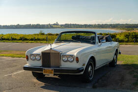 Rolls-Royce Corniche Convertible (1976) - als Lot 111 an der Bonhams Audrain Versteigerung 2025