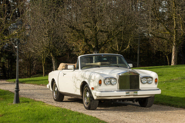 Bild: Rolls-Royce Corniche Convertible (1988) - "The Touring Collection - angeboten an der Oldtimer Galerie Versteigerung von Gstaad am 29. Dezember 2022