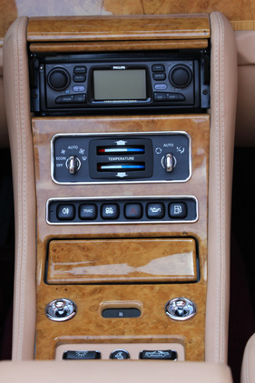 Rolls-Royce Corniche Convertible (2000)
