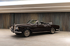 Rolls-Royce Corniche Drophead Coupé by Mulliner Park Ward (1976) - als Lot 124 an der RM/Sotheby's "Passion for Elegance" Versteigerung am 19. Juni 2021