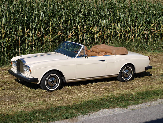 Rolls-Royce Corniche I Convertible (1976) - angeboten als Lot 59 an der Versteigerung der Oldtimer Galerie Toffen vom 1. Dezember 2012