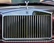 Rolls-Royce Corniche V (2000) - der Kühler wurde von echten Handwerkskünstlern hergestellt (© Bruno von Rotz, 2012) Rolls-Royce Corniche V (2000) - der Kühler wurde von echten Handwerkskünstlern hergestellt (© Bruno von Rotz, 2012)