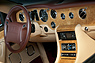 Rolls-Royce Corniche V (2000) - viel edles und kunstvoll geformtes Holz (© Balz Schreier, 2012) Rolls-Royce Corniche V (2000) - viel edles und kunstvoll geformtes Holz (© Balz Schreier, 2012)