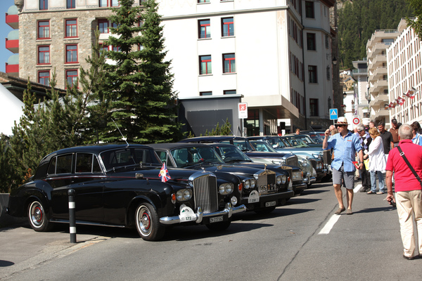 Bild Rolls-Royce Limousinen finden viel Interesse - British Classic Car Meeting St. Moritz 2015