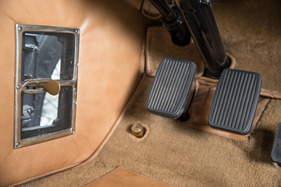 Rolls-Royce Phantom I Ascot Tourer (1930) - auch die Füsse können gelüftet werden