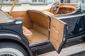 Rolls-Royce Phantom I Ascot Tourer (1930) - der Einstieg führt durch eine enge Türe