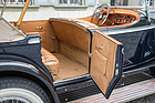 Rolls-Royce Phantom I Ascot Tourer (1930) - der Einstieg führt durch eine enge Türe