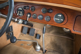 Rolls-Royce Phantom I Ascot Tourer (1930) - komplette Uhrensammlung, die Geschwindigkeit wird im Prinzip digital angezeigt