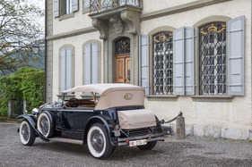Rolls-Royce Phantom I Ascot Tourer (1930) - trotz der beachtlichen Länge musste das Gepäck immer noch huckepack fahren