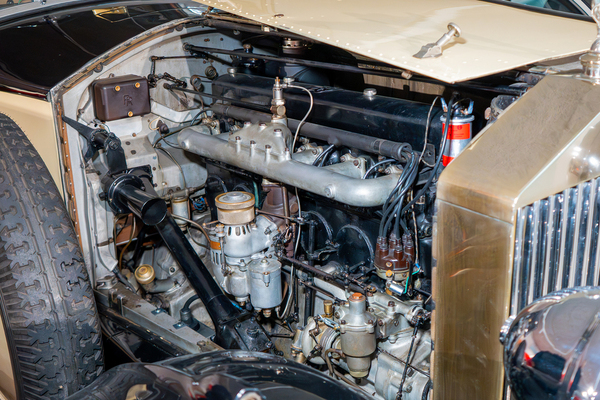 Bild: Rolls-Royce Phantom II (1929) - Blick unter die Motorhaube