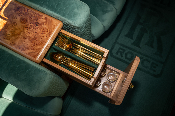 Bild: Rolls-Royce Phantom II (1931) – am ersten Hotelbustreffen in Interlaken