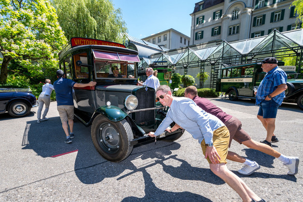 Bild: Rolls-Royce Phantom II (1931) – am ersten Hotelbustreffen in Interlaken