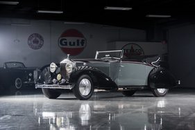 Bild Rolls-Royce Phantom II Continental Drophead Sedanca Coupe by H.J. Mulliner (1934) - als Lot 138 an der RM/Sotheby's Amelia Island Versteigerung 2017 angeboten