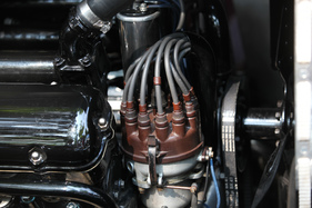 Rolls-Royce Phantom III Hooper Sports Saloon (1937) - Doppelzündung bei einem V12 bedeutet 24 Kerzen - am ZCCA 2016