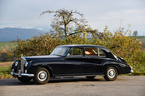 Bild: Rolls-Royce Phantom V by James Young (1961) - als Lot 145 an der Versteigerung der Oldtimer Galerie in Gstaad am 29. Dezember 2019