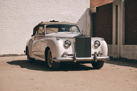 Rolls-Royce Silver Cloud I Drophead Coupé Adaptation 'Prototype' by H.J. Mulliner (1959) - Lot 128 an der RM/Sotheby's Monaco Versteigerung am 10.11. Mai 2024