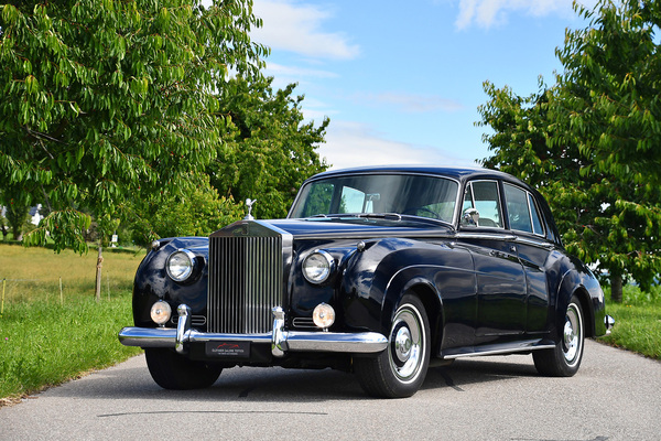 Image: Rolls-Royce Silver Cloud II (1961) - offered as lot 173 at the Oldtimer Galerie Toffen auction on October 16, 2021