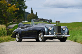 Rolls-Royce Silver Cloud II Drop Head Coupé (1961) - 1961 Rolls-Royce Silver Cloud Ii Drop Head Coupe - als Lot 133 an der Oldtimer Galerie Toffen Versteigerung von Gstaad am 29. Dezember 2024 (1961)