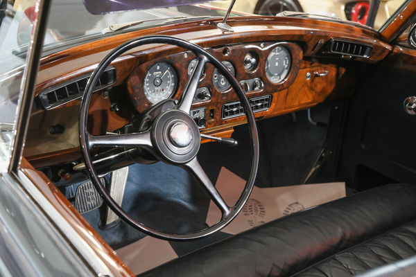 Rolls-Royce Silver Cloud II Drop Head Coupé (1961) - Lot 133 an der Oldtimer Galerie Toffen Versteigerung von Gstaad am 29. Dezember 2024