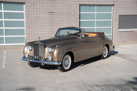 Rolls-Royce Silver Cloud II Drophead Coupe Adaptation by H.J. Mulliner (1962) - als Lot 178 angeboten an der RM/Sotheby's Arizona Versteigerung am 26. Januar 2023
