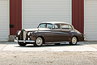 Image: Rolls-Royce Silver Cloud II Long-Wheelbase Saloon (1962) - as lot 186 at the RM/Sotheby's auction in Hershey 2015