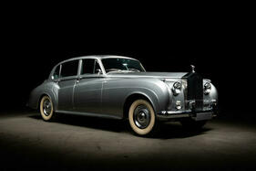 Rolls-Royce Silver Cloud II Long-Wheelbase Saloon with Division (1962) - als Lot 170 angeboten an der Bonhams Spring Motoring Online Versteigerung vom 21. bis 31. März 2022