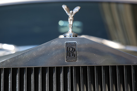Rolls-Royce Silver Cloud III (1963) - Rolls-Royce-Emblem auf dem Kühlergrill
