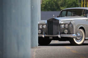 Rolls-Royce Silver Cloud III (1963) - für den Kühler werden 120 Einzelteile von Hand zusammengebaut
