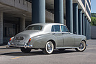 Rolls-Royce Silver Cloud III (1963) - hohe Flanke, verhältnismässig kleine Hechscheibe