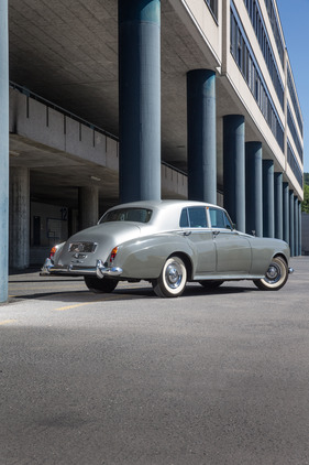 Rolls-Royce Silver Cloud III (1963) - neben der "Kurz-Version" gab es auch noch eine verlängerte Variante