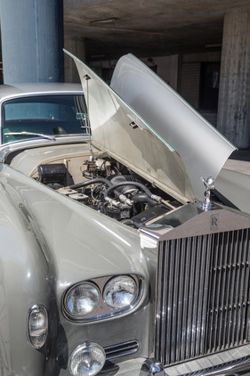 Rolls-Royce Silver Cloud III (1963) - traditionelle Flügeltüren für den Motor