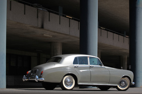 Rolls-Royce Silver Cloud III (1963) - viel Blech, wenig Glas