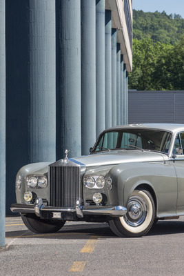Rolls-Royce Silver Cloud III (1963) - wirkt aus jeder Perspektive beeindruckend