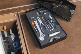 Rolls-Royce Silver Cloud III Flying Spur (1964) - Bordwerkzeug in eigener Schatulle