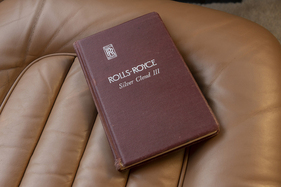 Rolls-Royce Silver Cloud III Flying Spur (1964) - Das Handbuch mit richtigem Einband