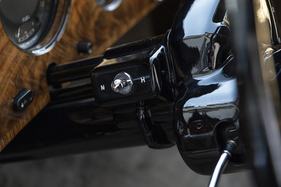 Rolls-Royce Silver Cloud III Flying Spur (1964) - Hebel für die Stossdämpferverstellung