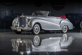 Rolls-Royce Silver Dawn Drophead Coupe by Park Ward (1953) - als Lot 128 an der RM/Sotheby's Amelia Island Versteigerung 2017 angeboten