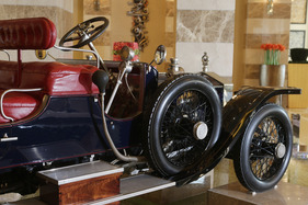 Rolls-Royce Silver Ghost (1911) - ausgestellt im Hotel St. Regis in Doha