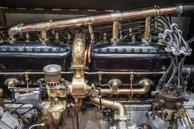 Rolls-Royce Silver Ghost (1917) - edle Materialien für edles Auto - Rétromobile Paris 2017
