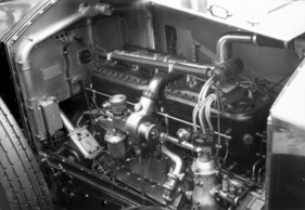 Rolls-Royce Silver Ghost (1924) - der grossvolumige Reihen-Sechszylinder im Chaplin-Rolls