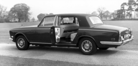 Rolls-Royce Silver Shadow (1973) - das Vinyldach von höchster Qualität kostete extra