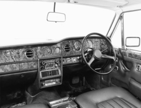 Rolls-Royce Silver Shadow (1977) - Cockpit, Lenkrad und Armaturenbrett in der Serie II