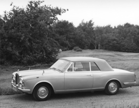 Rolls-Royce Silver Shadow Drophead Coupé (1968) - bereits der Vorgänger des Corniche hatte ein elektrisch öffnendes Dach