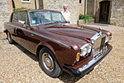 Rolls-Royce Silver Shadow II (1979) – Johns standesgemässer Privatwagen im Farbton "Chestnut". Schon sein Vater fuhr Rolls-Royce