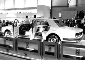 Rolls-Royce Silver Spur - die Trennwand mit Klapptischen kostet 17'000 Franken Aufpreis - am Genfer Automobilsalon 1984