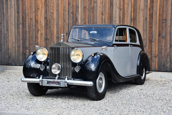Image: Rolls-Royce Silver Wraith (1948) - offered as lot 09 at the auction of the Oldtimer Gallery at the Swiss Classic World Lucerne on May 28, 2022