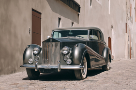 Rolls-Royce Silver Wraith Drophead Coupé by Park Ward (1957) - Lot 138 an der RM/Sotheby's Monaco Versteigerung am 10.11. Mai 2024