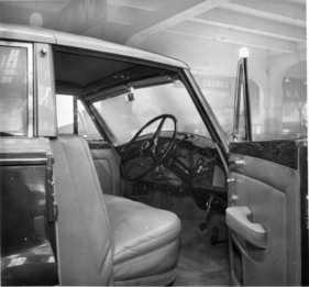 Rolls-Royce Silver-Wraith James Young (1956) - klassische Chauffeur-Limousine, hier mit geschlossenem Chauffeur-Abteil - Genfer Autosalon 1956